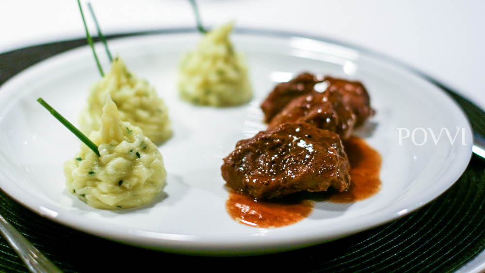 Gebraiseerde varkenswang met knolselderij en  truffel